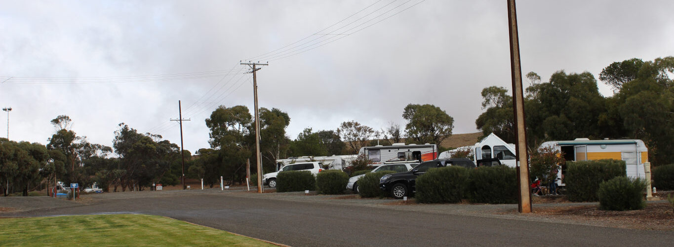 Eudunda Caravan Park 6 bays full from 8 - From Front Amenities Block only a few steps away